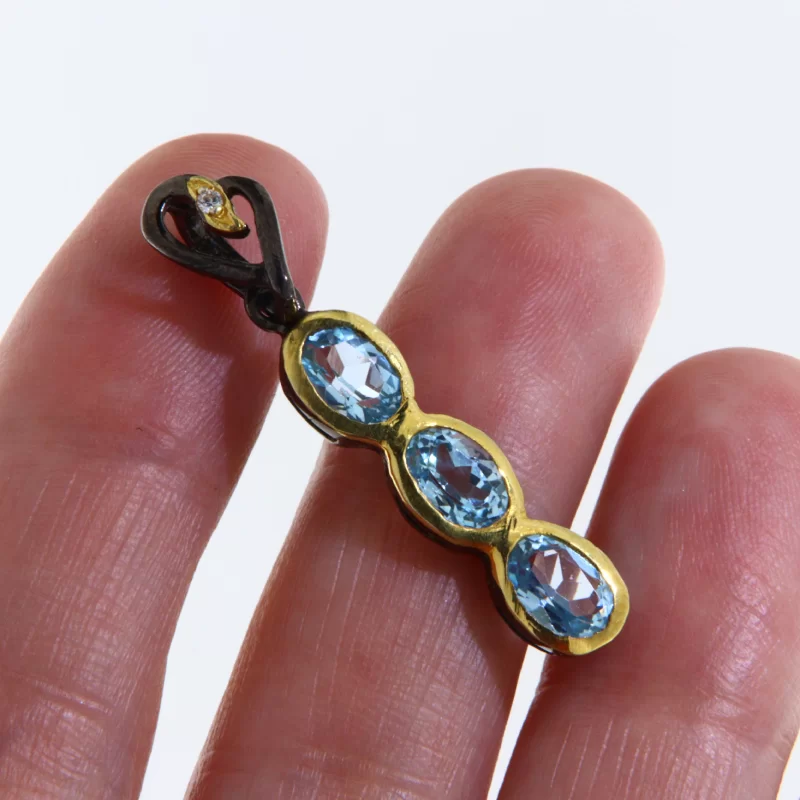 Pandant din Argint 925 Rodiu negru Accente aurite Topaz Natural - Eleganta si Stralucire