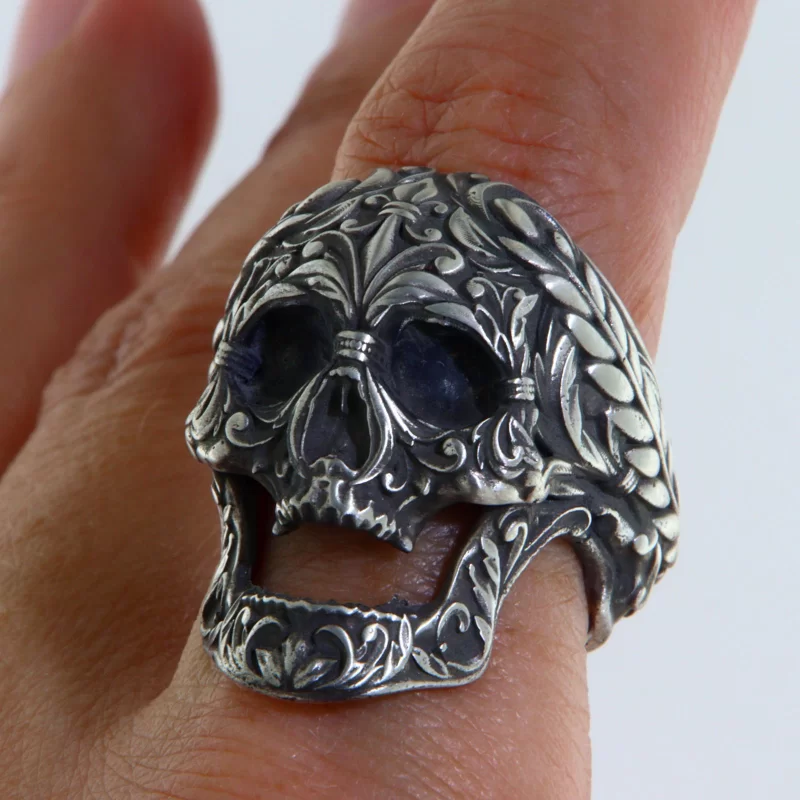 Ghiul Argint 925 Masiv Cap de Mort Greek Skull - Putere si Simbolism