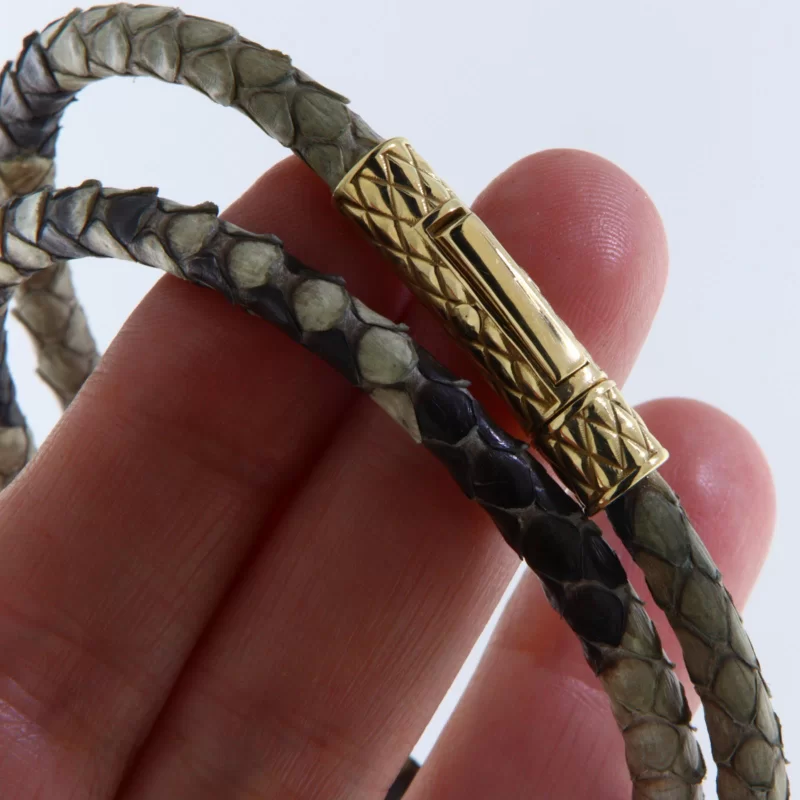 Bratara Aur 14k Piele Ecologica Textura Sarpe Barbateasca - Modernitate si Forta