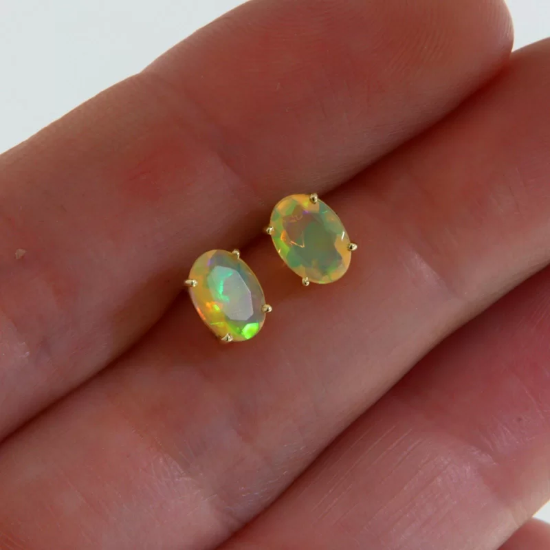 Cercei Aur 14k Opal etiopian natural - Frumusete si Lumina