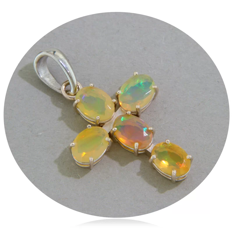 Pandantiv Argint 925 Cruce Opal Natural - Spiritualitate si Eleganta