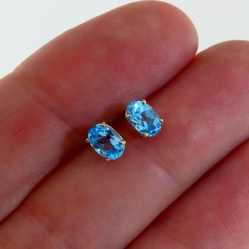 Cercei Aur Alb 14 k Stud Topaze Naturale - Stralucire si Delicatete