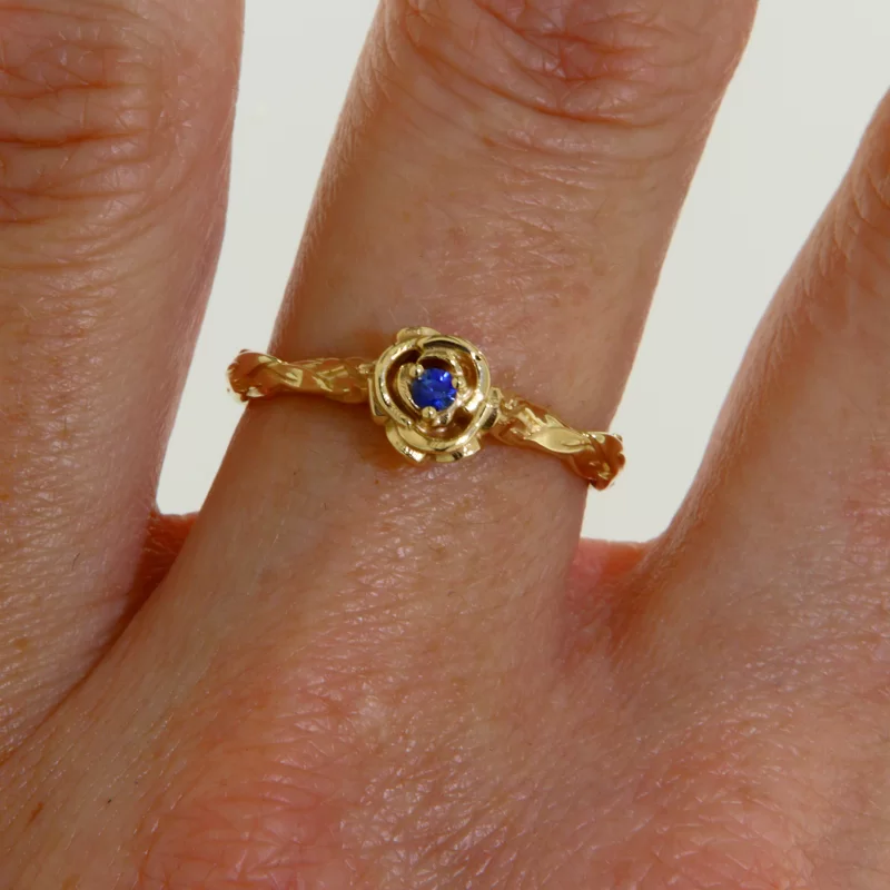 Inel Aur 14k Galben Safir Albastru de Ceylon Natural Trandafir - Blue Velvet Eternal