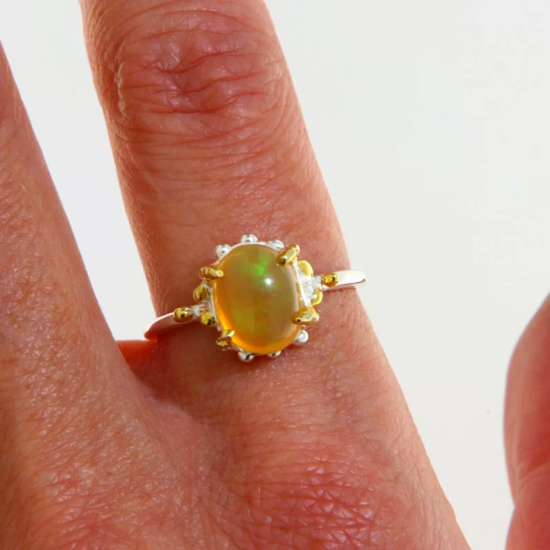 Inel Argint 925 Accente Aurite Opal Natural - Eleganta si Mister