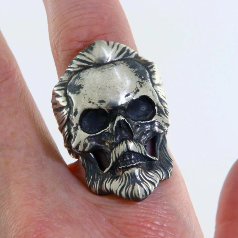 Ghiul Barbatesc Argint 925 Oxidat Bearded Slick Back Skull - Masculinitate si Stil