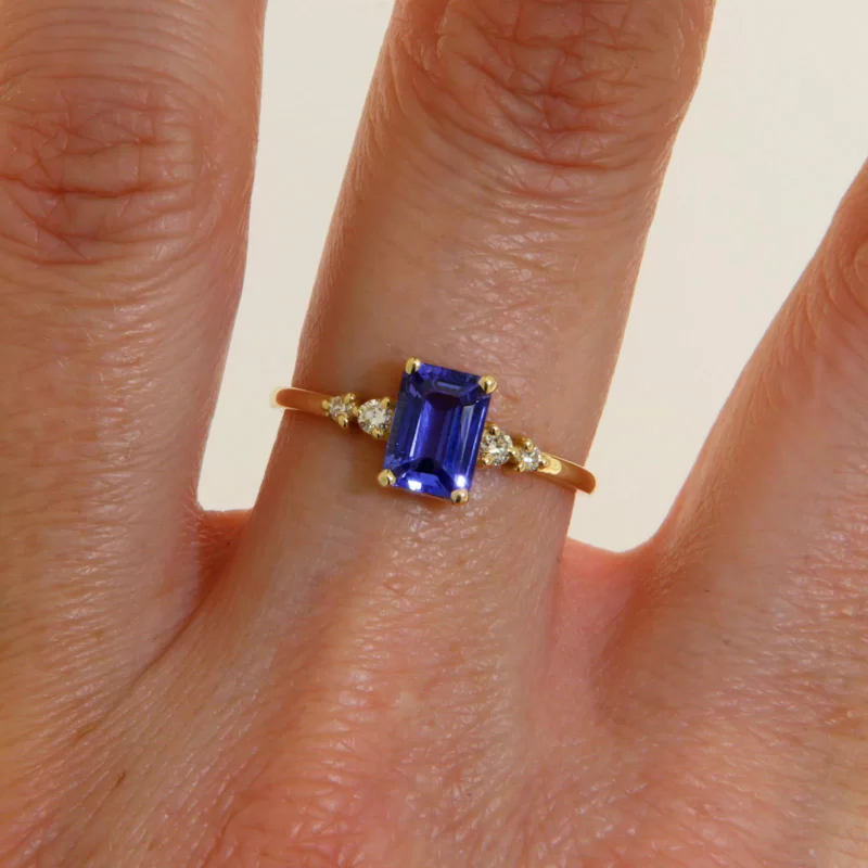 Inel Aur 14 k Galben Tanzanit Diamante Naturale - Rafinament si Farmec Subtil