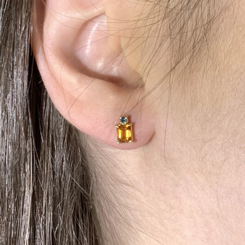 Cercei Stud Aur Galben 14 k Safire Portocalii Diamante Albastre Naturale - Energie si Eleganta