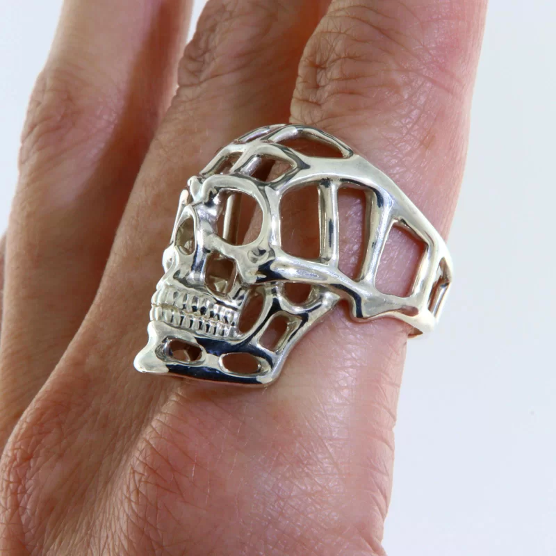 Inel Masiv Sculptat Barbatesc Argint 925 Skull Cage - Design Volumetric