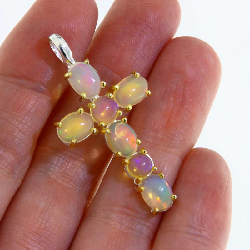 Pandantiv Argint 925 Accente Aurite Cruce Opal Etiopian Natural - Eleganta si Spiritualitate