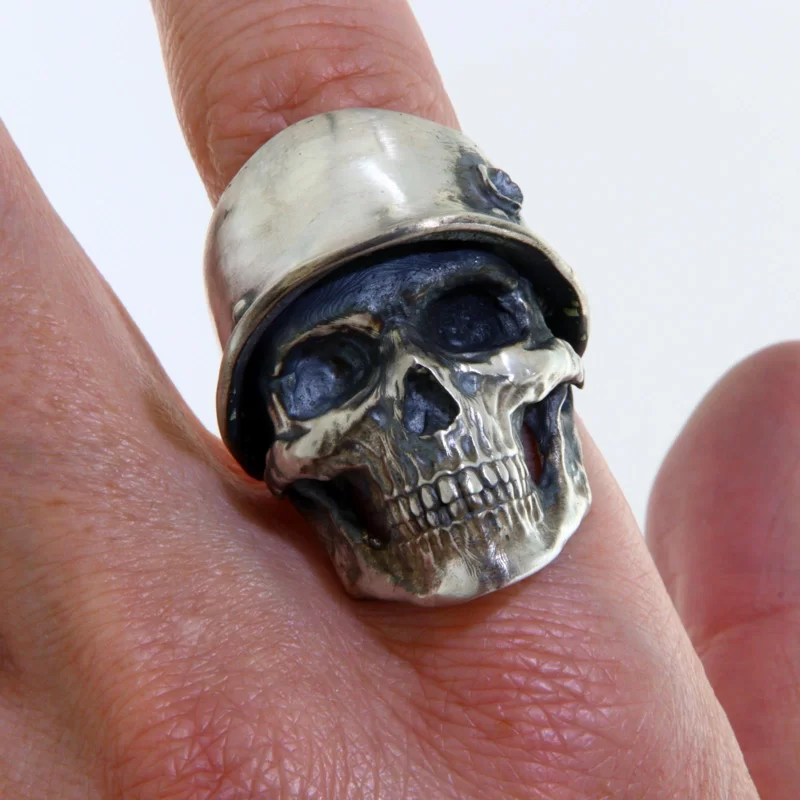 Ghiul Argint 925 Craniu Skull with Bullet in the Helmet - Forta si Curaj
