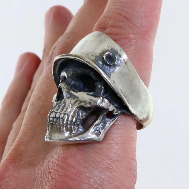 Ghiul Argint 925 Craniu Skull with Bullet in the Helmet - Forta si Curaj