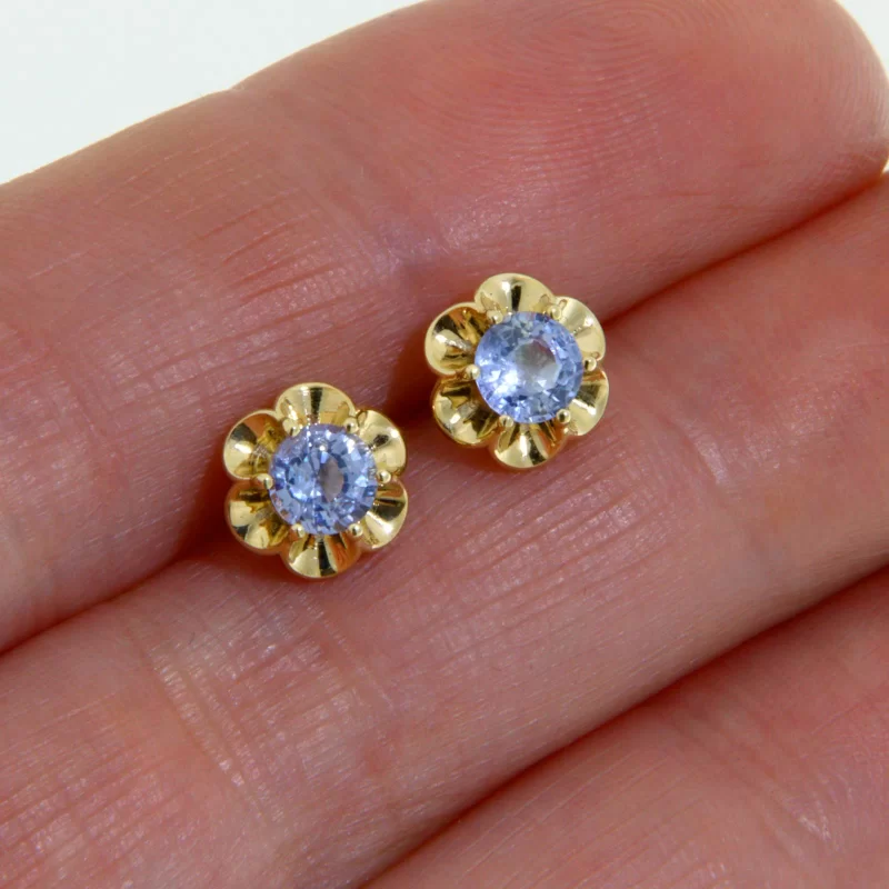 Cercei Stud Aur Galben 14 k Safire Albastre de Ceylon - Eleganta Clasica si Rafinament Regal