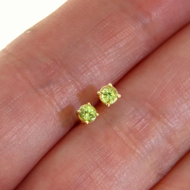 Cercei Stud Surub Aur 14k Peridot Natural - Vibratie si Prospetime