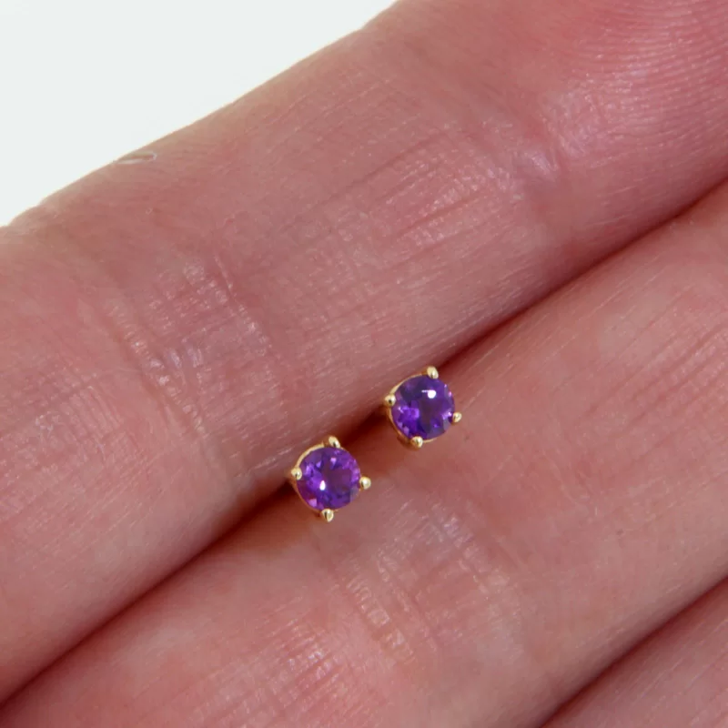 Cercei Stud Surub Aur 14k cu Ametist Natural – Calm Linistitor