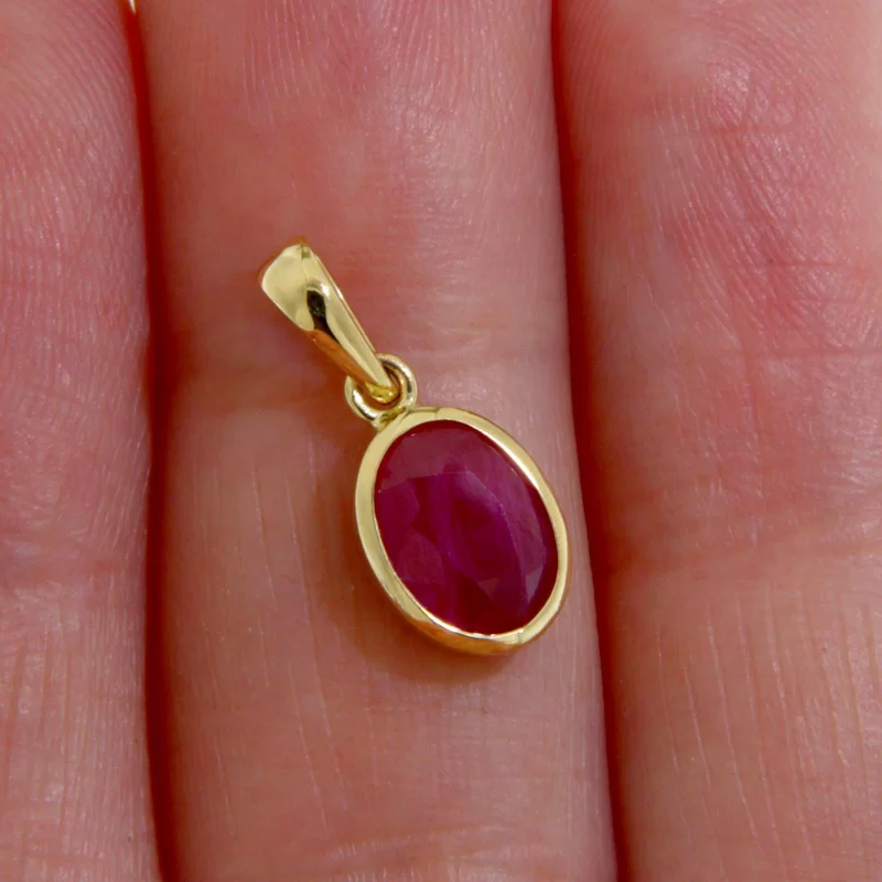 Pandantiv Aur Galben 14k Rubin Natural Oval - Noblete si Feminitate