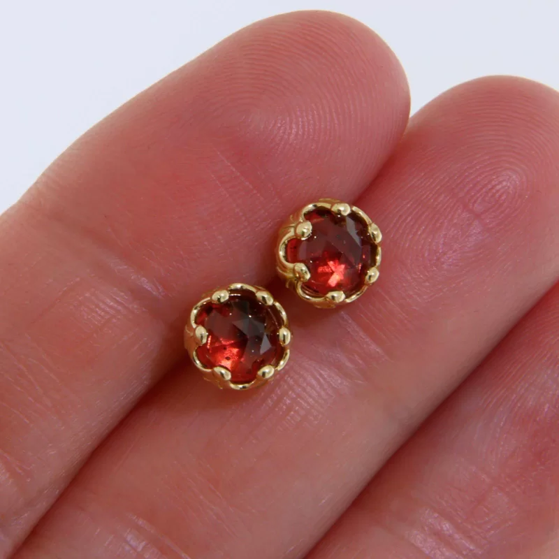 Cercei Stud Aur Galben 14k Granat Natural Colectia Miniature Royals - Stralucire Regala