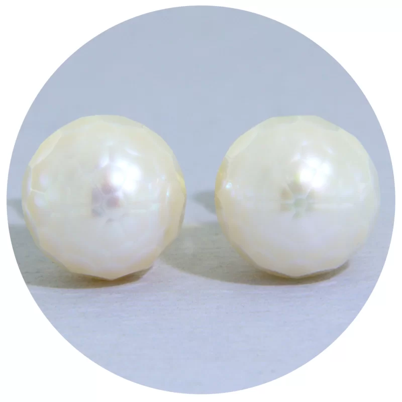  Cercei Stud Surub Aur Galben 14K Perle Naturale de Cultura cu Efect de Fatetare - Textura Unica