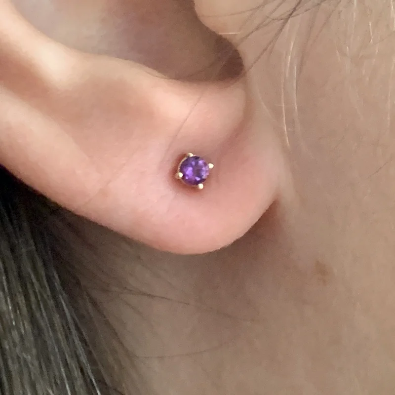 Cercei Stud Surub Aur 14k cu Ametist Natural – Calm Linistitor