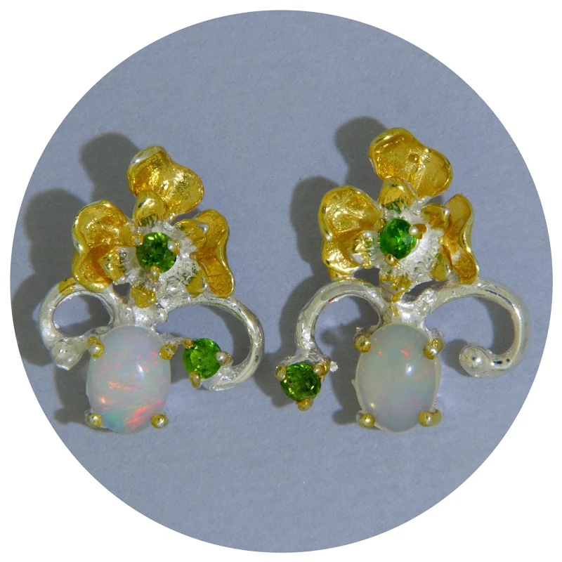 Cercei Stud Argint 925 Accente Aurite Opal Peridot Naturale - Stralucire Subtila