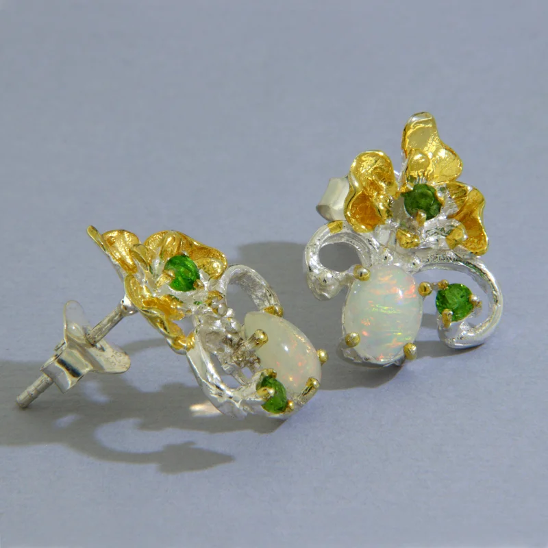Cercei Stud Argint 925 Accente Aurite Opal Peridot Naturale - Stralucire Subtila