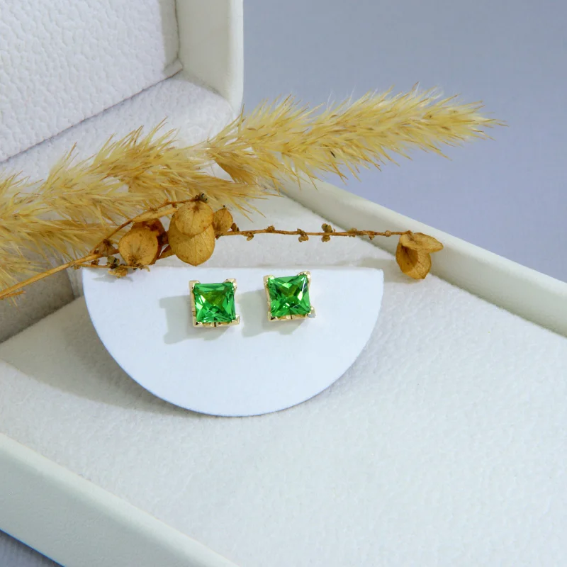 Cercei Stud Aur Galben 14k Tsavorite Naturale Princess Cut - Eleganta Vibranta