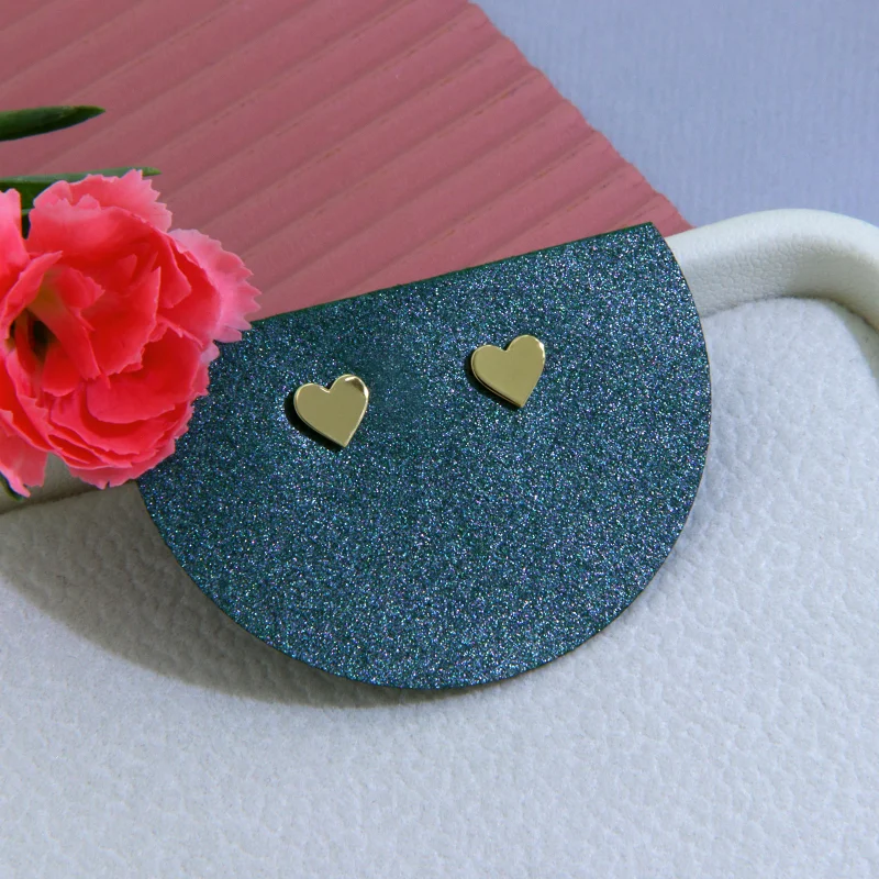 Cercei Stud Aur Galben 14k Inimioare - Caldura si Rafinament