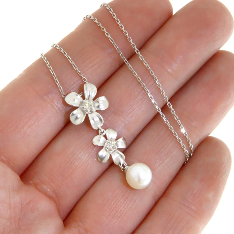  Pandantiv cu Lantisor Aur Alb 14k - Flori cu Diamante si Perla de Cultura Naturale