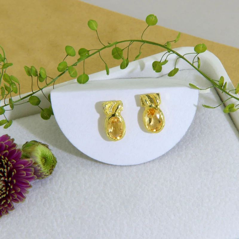 Cercei Stud Argint 925 Auriti Citrin Natural - Moderni si Rafinati