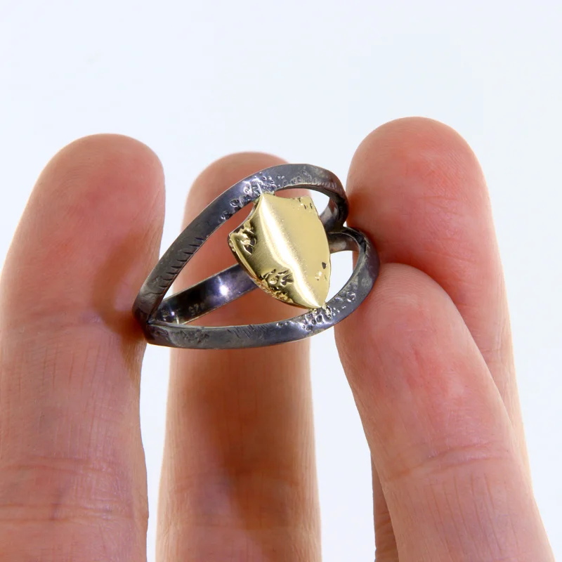 Inel Barbatesc Aur 18k si Argint - Design Sculptural Scut Protector