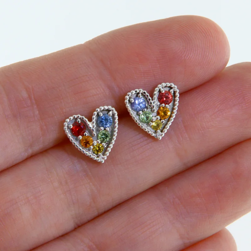 Cercei Stud Aur Alb 14k Safire Multicolore Naturale Inimi - Eleganta Jucausa