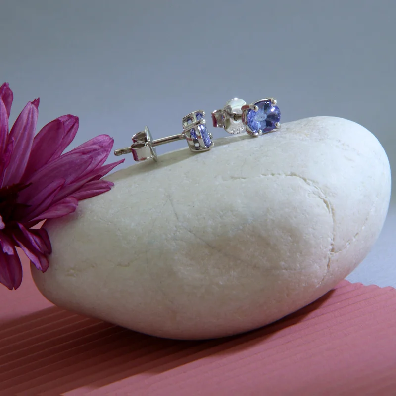 Cercei Stud Aur Alb 14k Tanzanit Natural - Eleganta si Vibratie