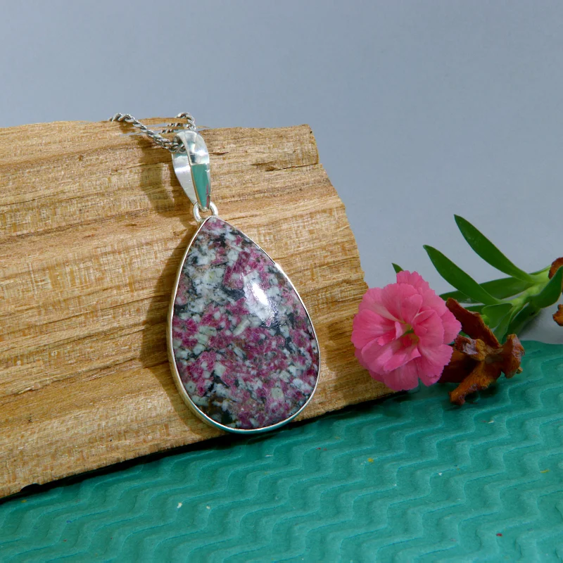 Pandantiv Argint 925 Eudialit Natural - Energie Vitala