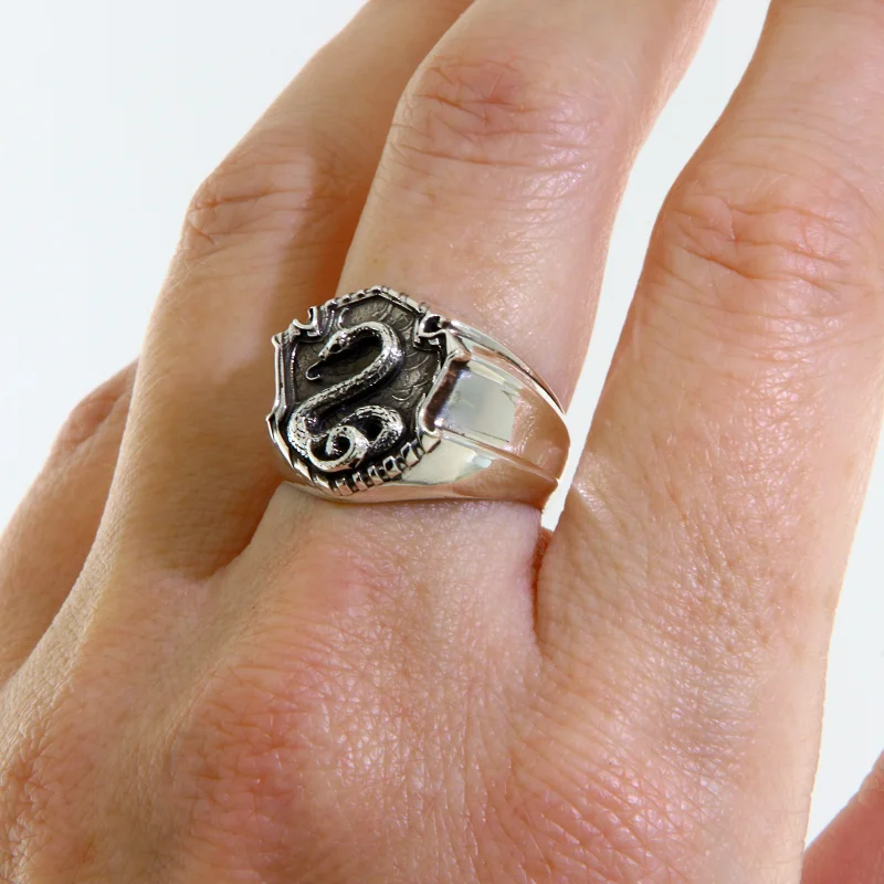Inel Barbatesc Argint 925 Harry Potter Slythering Ring - Putere si Identitate