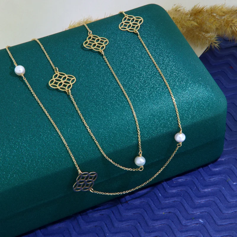 Colier Aur Galben 14k cu Elemente Geometrice si Perle Naturale - Finete Atemporala