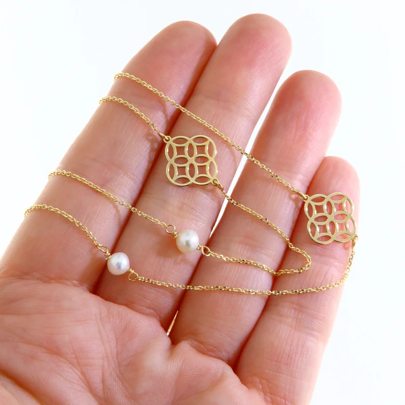 Colier Aur Galben 14k cu Elemente Geometrice si Perle Naturale - Finete Atemporala