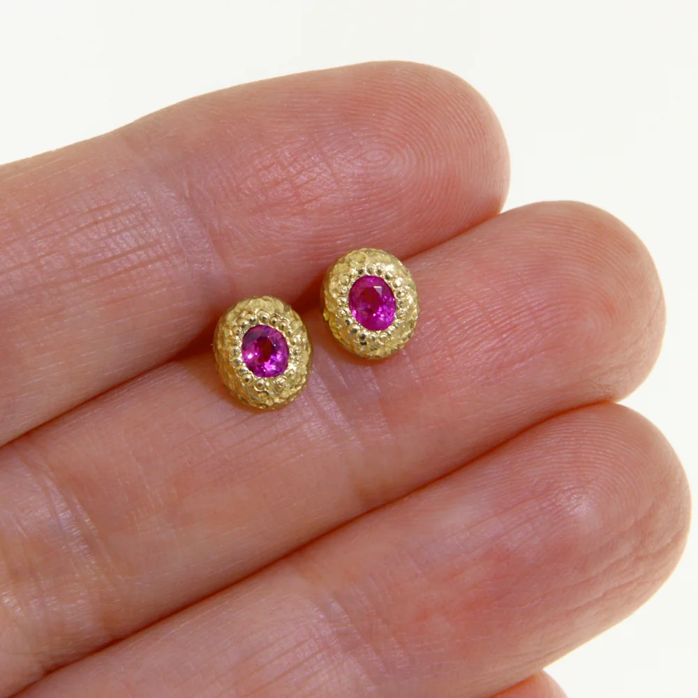 Cercei Stud Safire Roz de Ceylon Naturale Rare - Delicatete si Modernitate