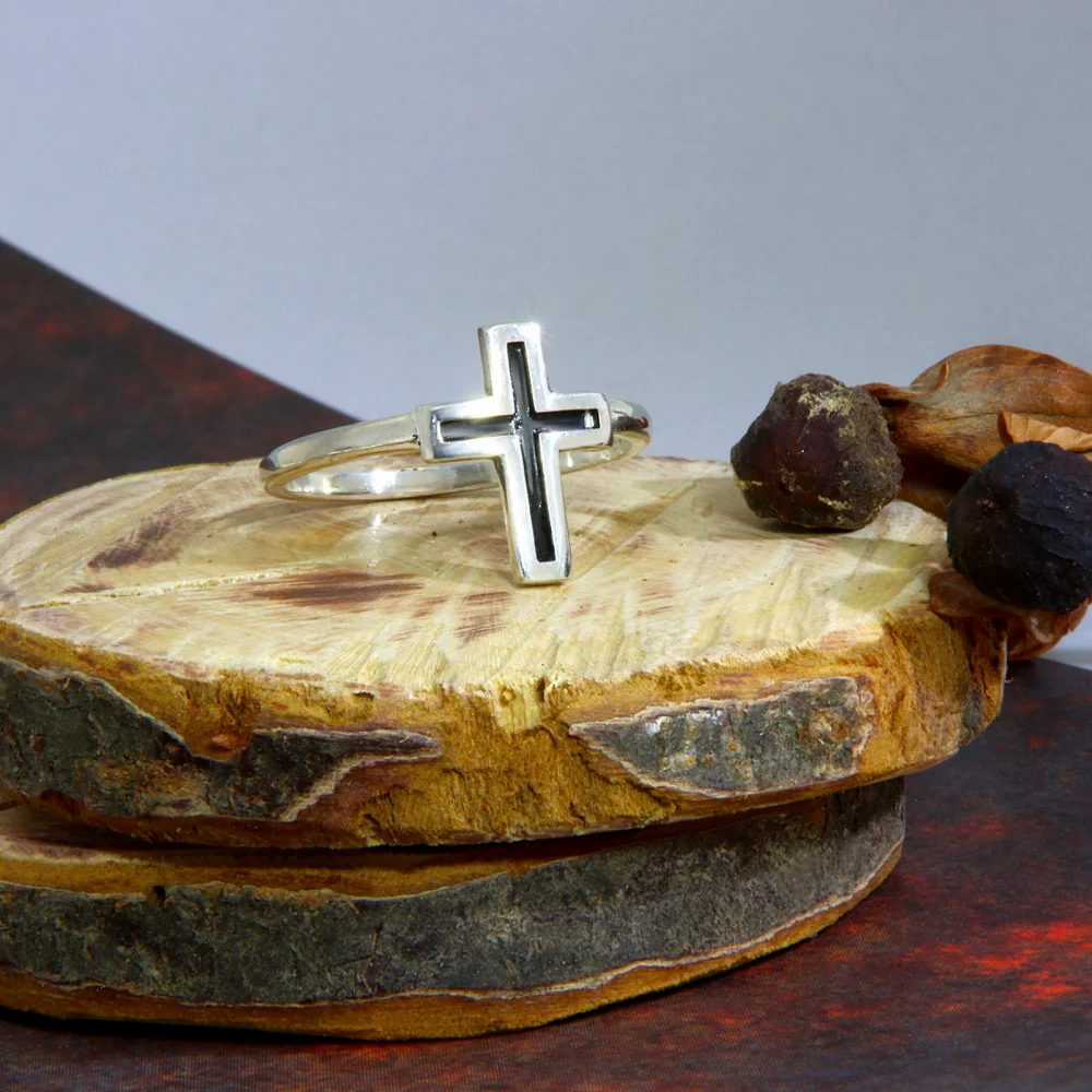 Inel Argint 925 Cruce Oxidata - Minimalist & Elegant