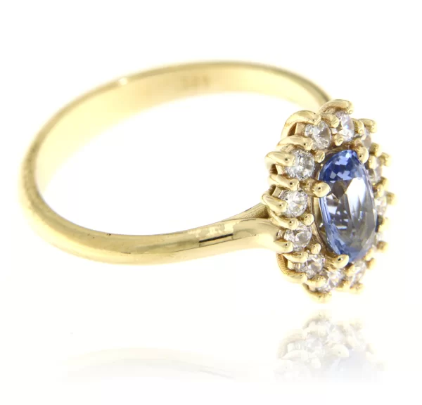 Inel de Logodna din Aur cu Safir Ceylon natural si anturaj de diamante naturale - Eleganta Exceptionala