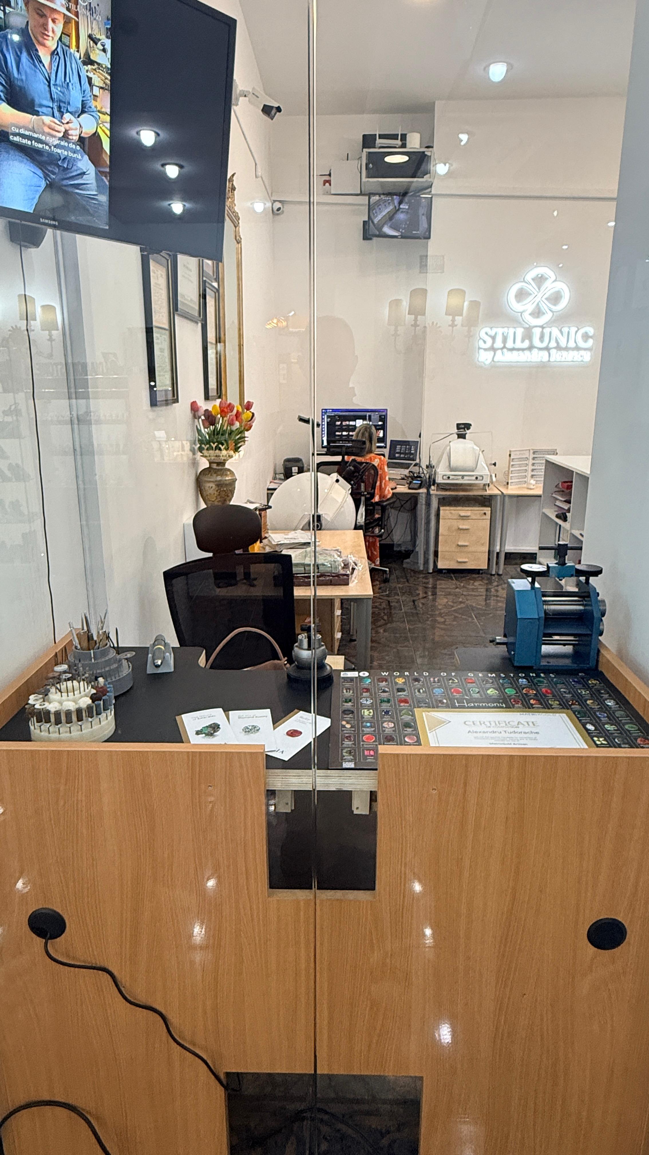 Zona de consultanță din showroom-ul StilUnic